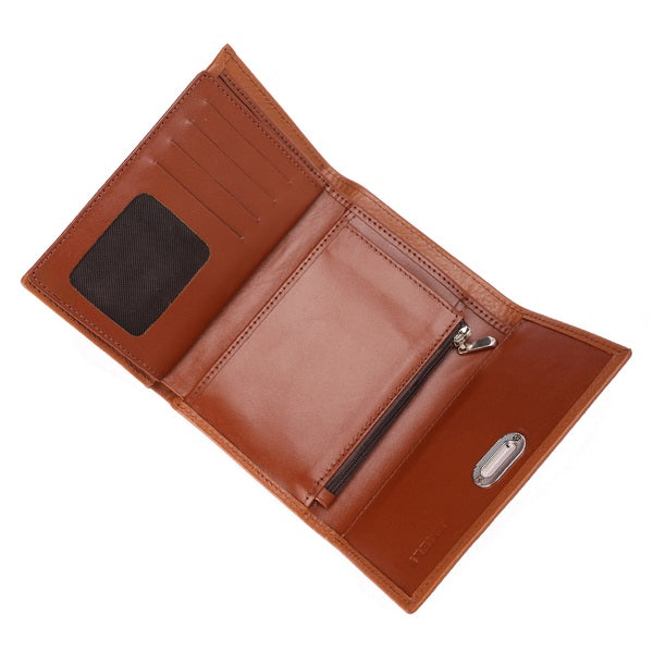 محفظة جلدية بإغلاق بأزرار معدنية