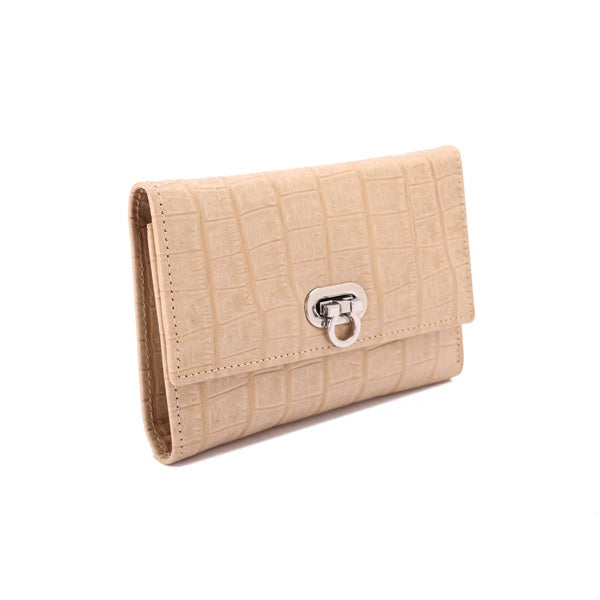 محفظة جلدية بإغلاق بأزرار معدنية