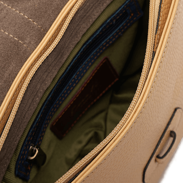 حقيبة كروس جلدية باللون البيج