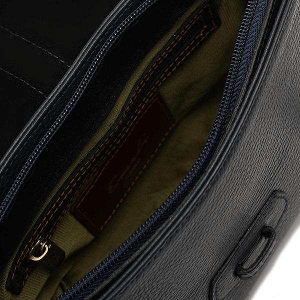 حقيبة كروس جلدية باللون الأزرق الداكن