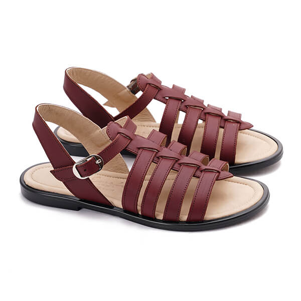 صندل جلدي على الطراز الروماني