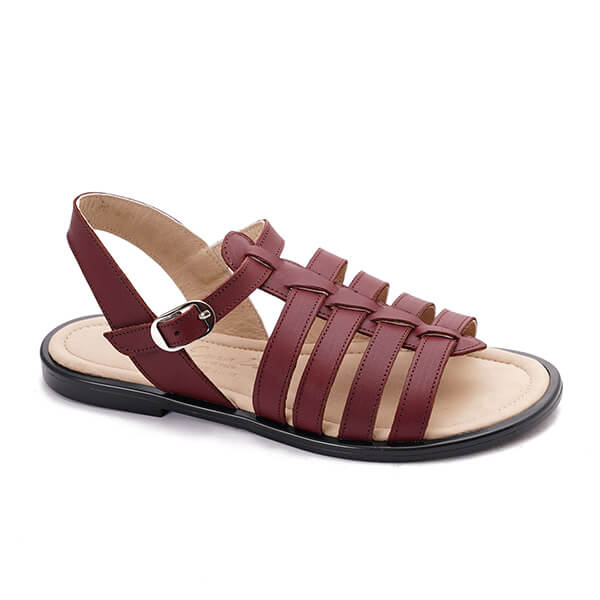 صندل جلدي على الطراز الروماني