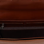 محفظة جلدية متوسطة الحجم