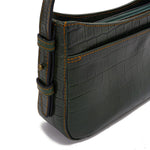 حقيبة كتف جلدية مطبوعة باللون الأخضر