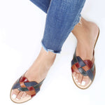 نعال جلدية مضفرة بأشرطة