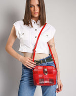 تارا - حقيبة كروس بودي جلدية مع مشبك