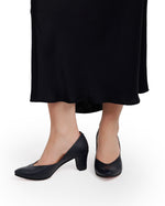 The Emeli Noir Classic Pump